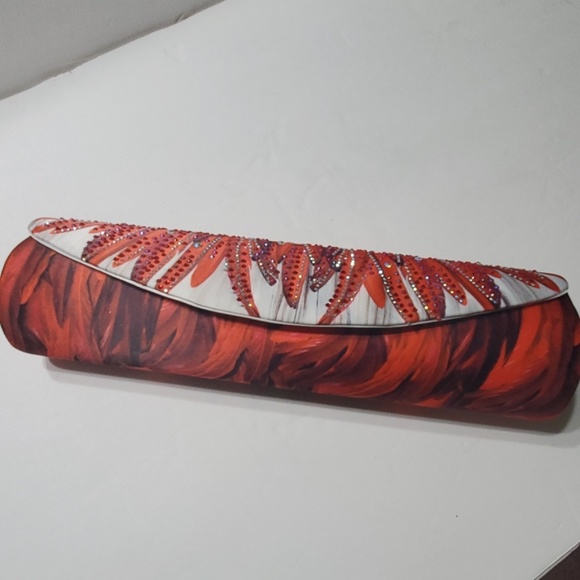 Beautiful red Clutch - Picture 7 of 8